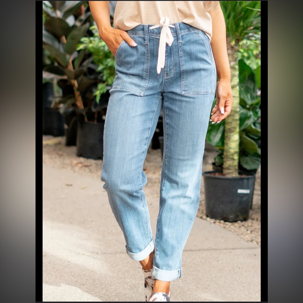 Judy Blue Clearwater High Waist Relaxed Fit Cuffed Jogger Jeans Plus 15/32